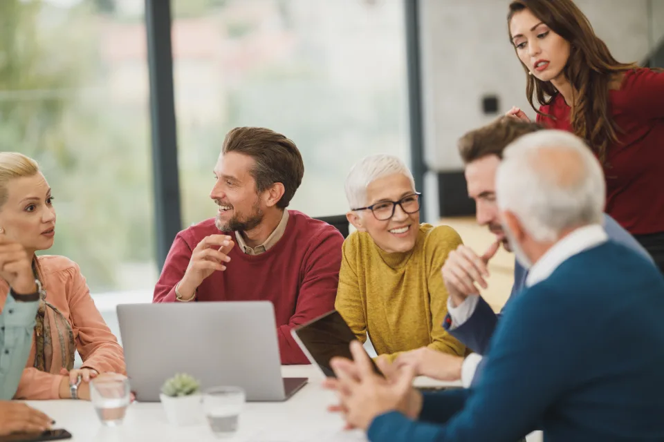 Equipe de negócios em reunião no escritório